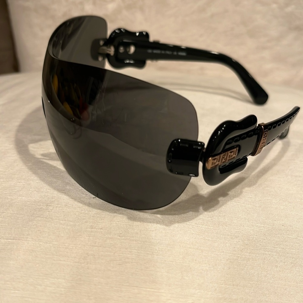 Fendi Black and Gold Women's Sunglasses used